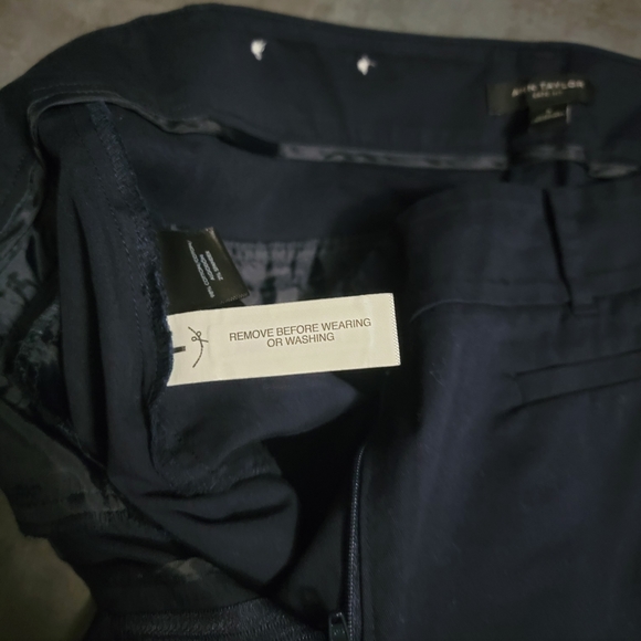 Ann Taylor Kate Fit Navy Women's Cropped Pants Size 8, NWOT - Picture 2 of 9